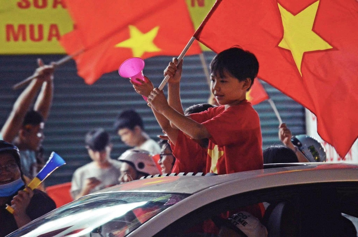 Người dân TP.HCM xuống phố mừng U.22 Việt Nam vô địch SEA Games 33 - 5