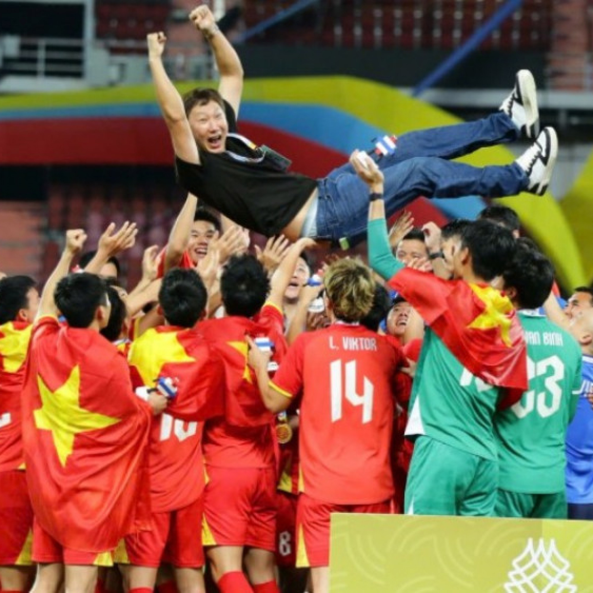  - U22 Việt Nam ngược dòng vô địch SEA Games 33: Hoang dại & điên rồ, cảm ơn thầy Kim