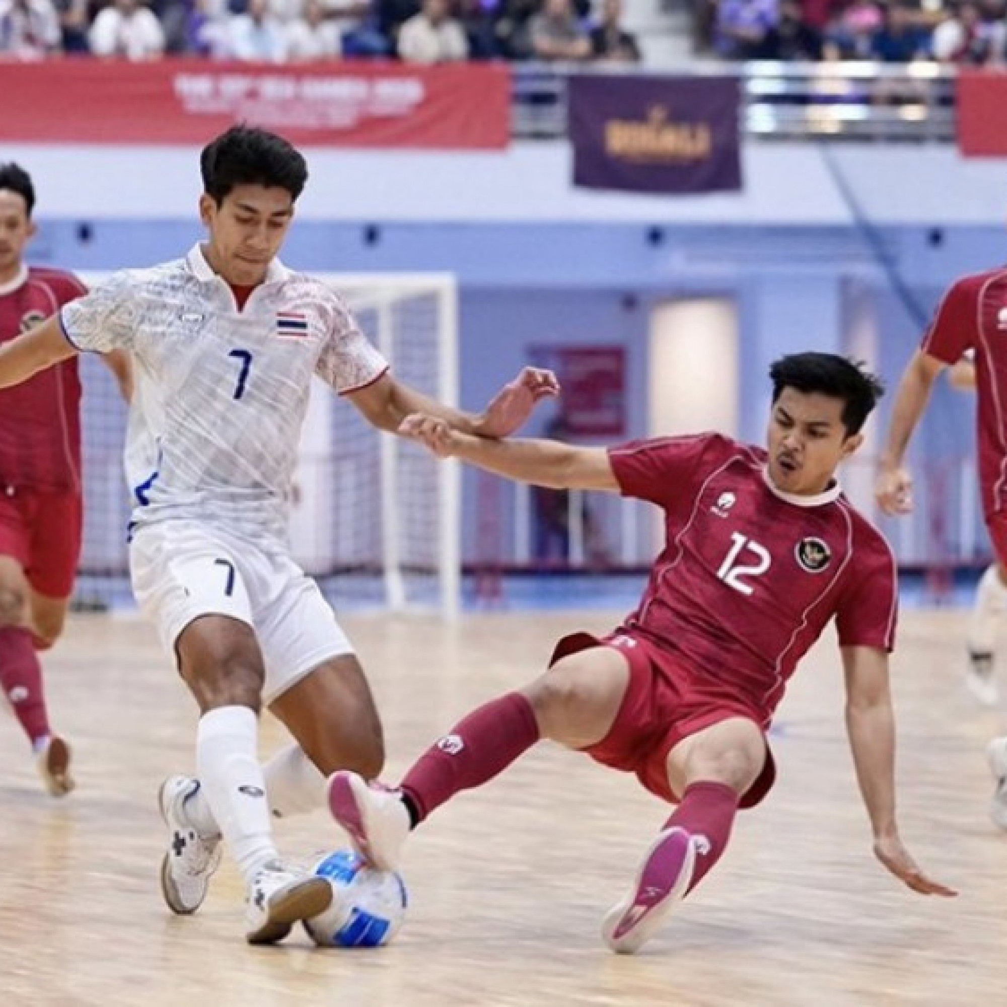  - Video bóng đá futsal Thái Lan - Indonesia: Hủy diệt "set tennis", lật đổ ngai vàng (SEA Games 33)
