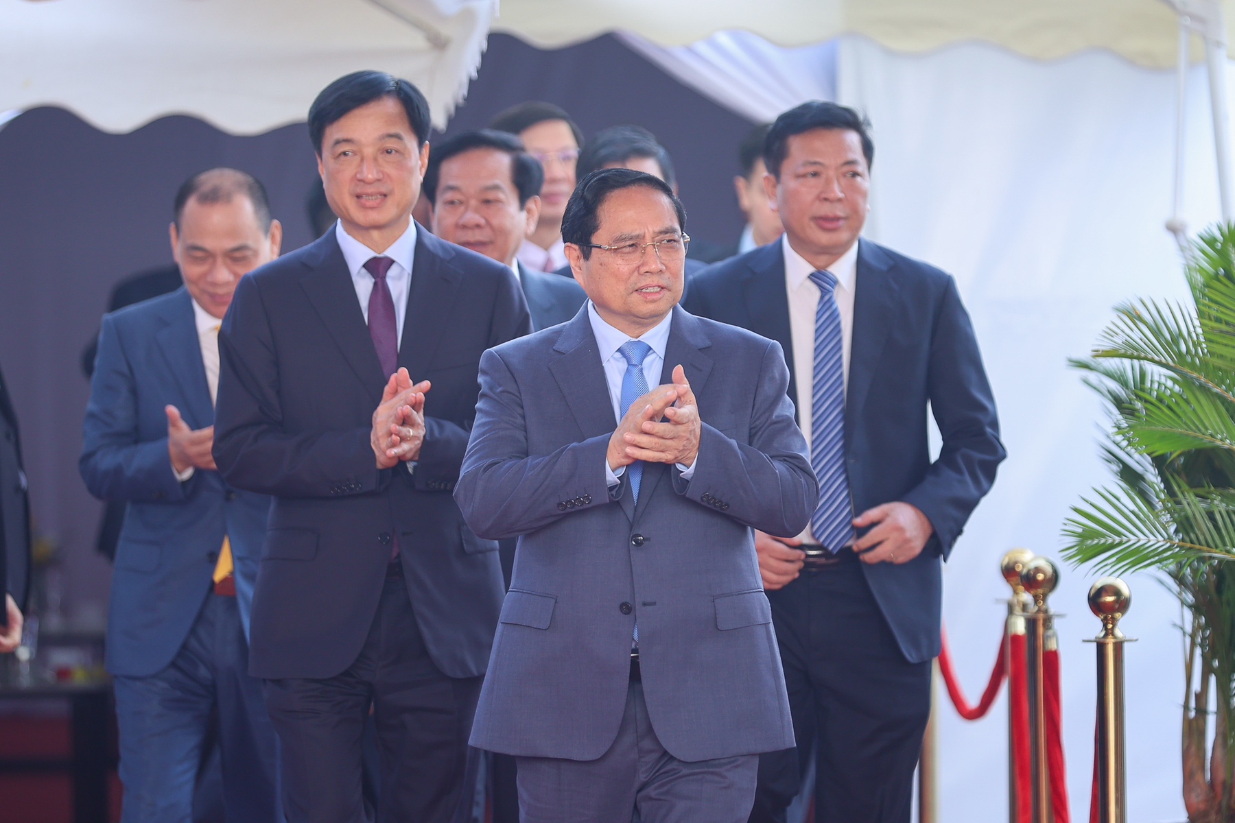 thu tuong: khoi cong nhung cong trinh dac biet quan trong, voi nhieu 'diem nhat' - 1