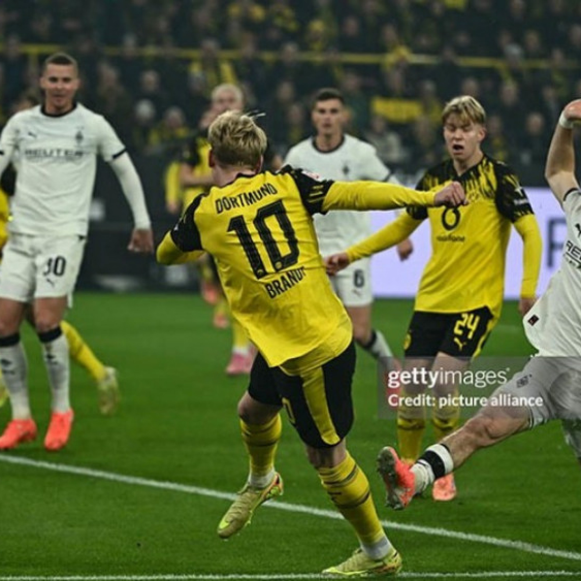  - Video bóng đá Dortmund - Monchengladbach: Phủ đầu sắc lẹm, định đoạt phút 90+7 (Bundesliga)