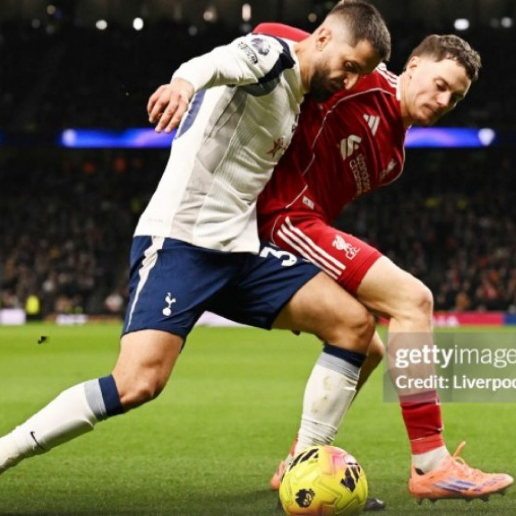  - Kết quả bóng đá Tottenham - Liverpool: 3 bàn & 2 thẻ đỏ, sai lầm nối tiếp sai lầm (Ngoại hạng Anh)