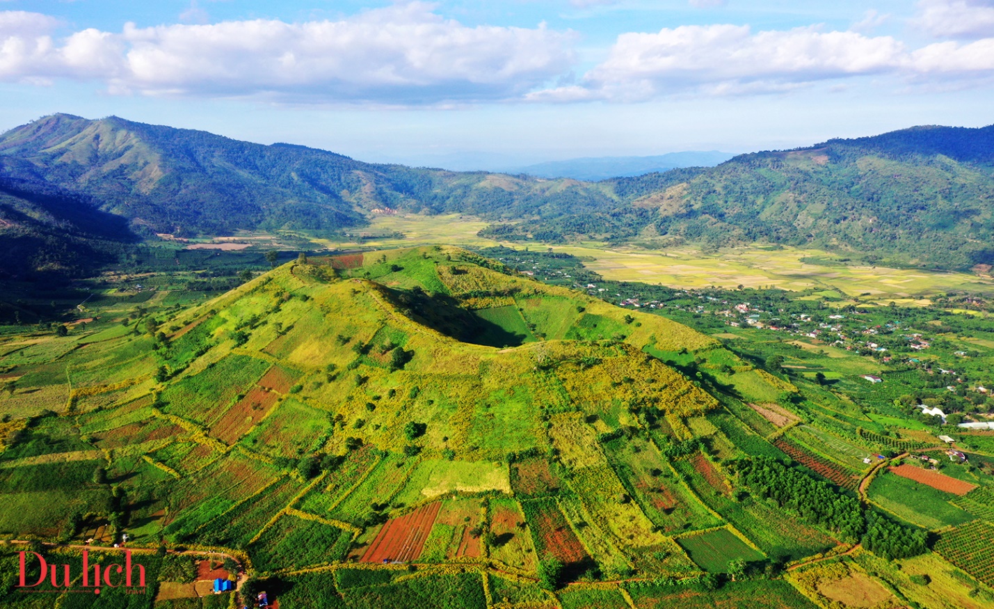 Ngành du lịch Việt Nam khẳng định vai trò trụ cột chiến lược - 2