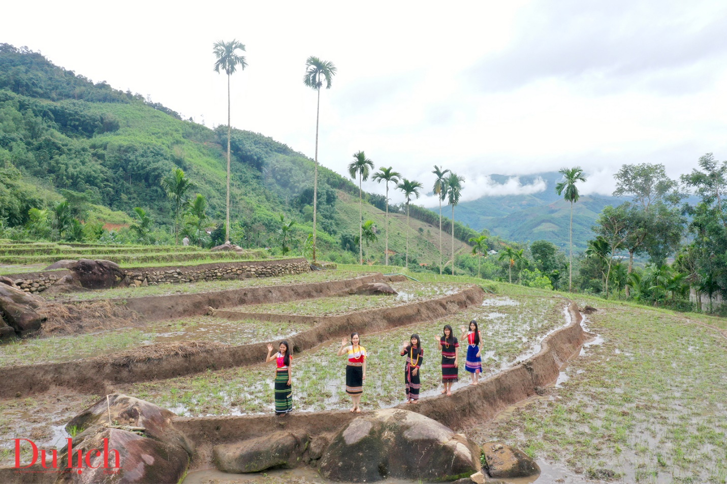doc dao di san ruong bac thang vao mua nuoc do o son tay thuong - 13