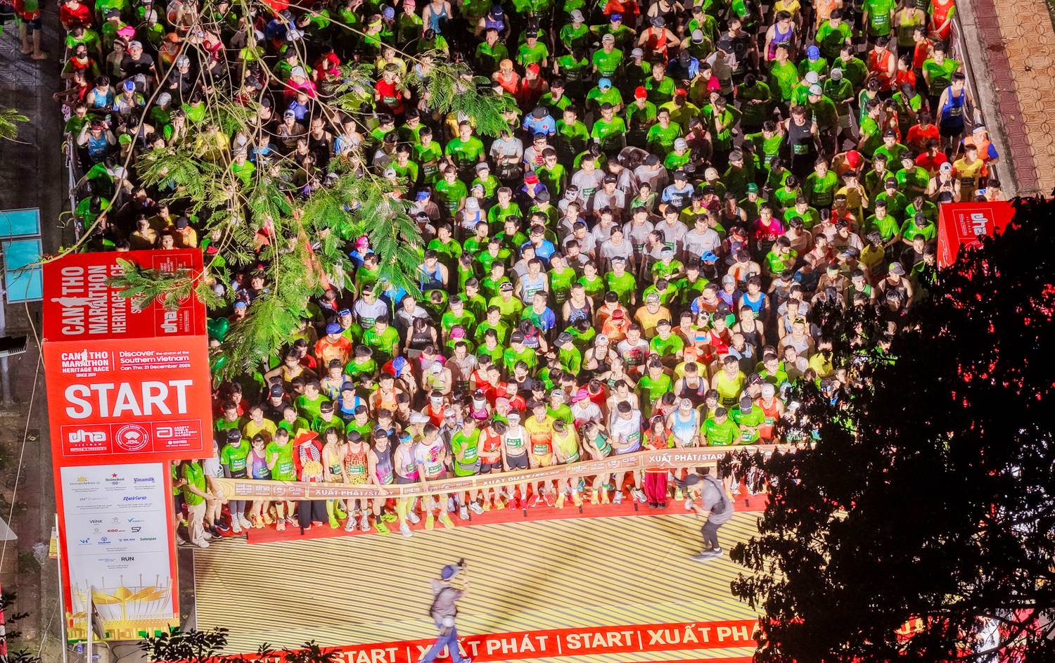 Hơn 10.000 người tham gia giải Marathon quốc tế Di sản Cần Thơ 2025 - 1