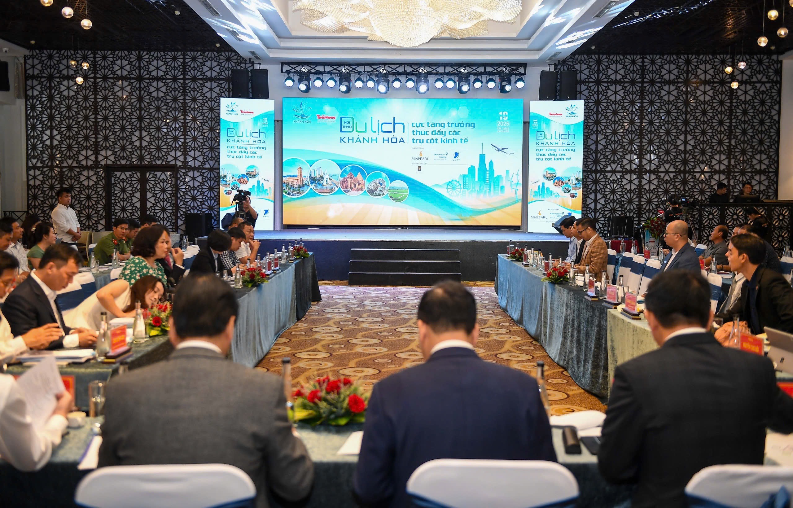 Khánh Hòa đẩy mạnh phát triển sản phẩm du lịch xanh, thông minh và có trách nhiệm - 2