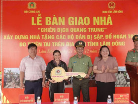  - Bàn giao ngôi nhà đầu tiên trong “Chiến dịch Quang Trung” ở Lâm Đồng