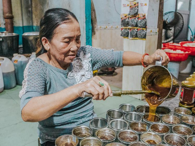 Giữ lửa nghề nấu mạch nha nếp truyền thống ở Quảng Ngãi