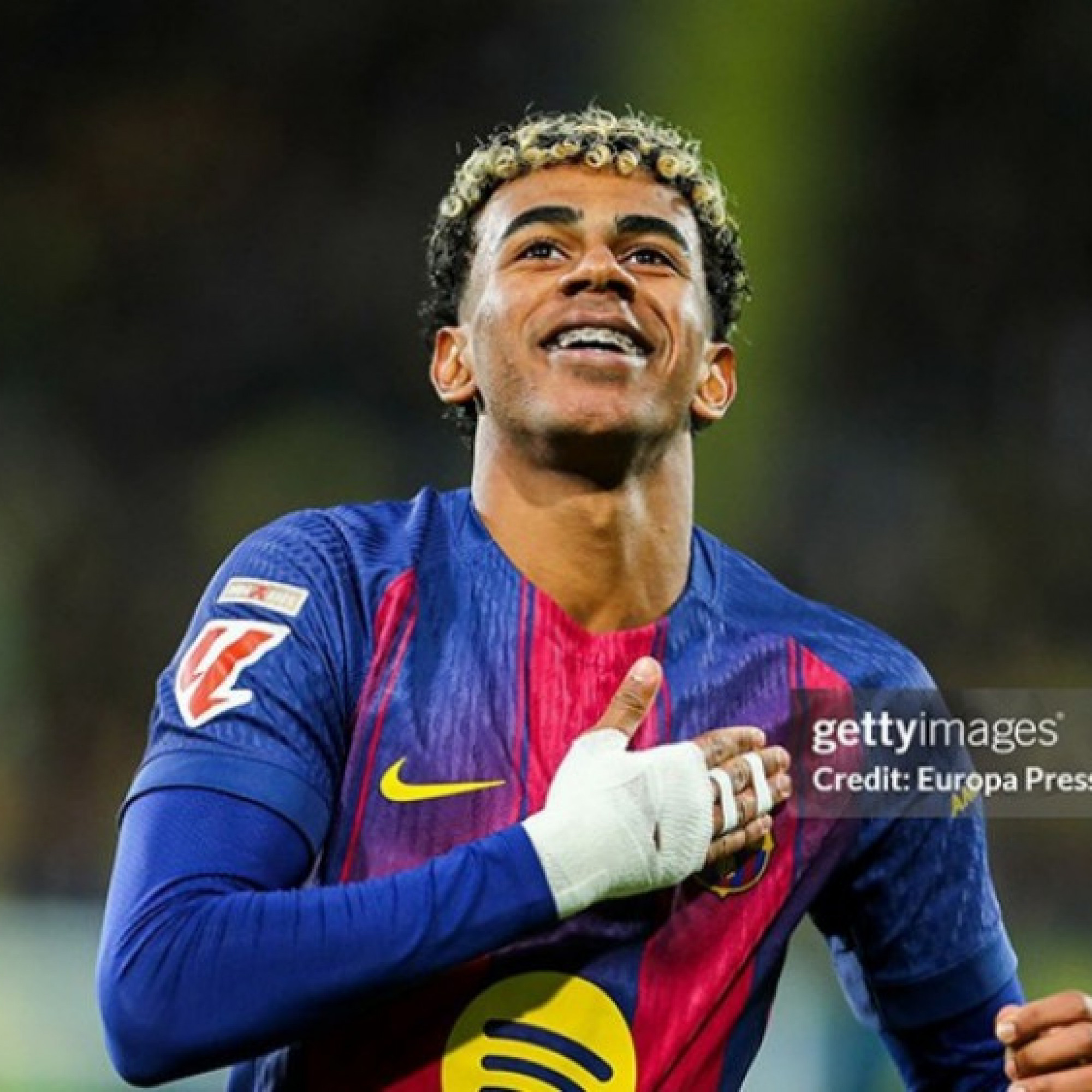  - Yamal bị phạm lỗi thô bạo, tỏa sáng giúp Barcelona thắng Villarreal