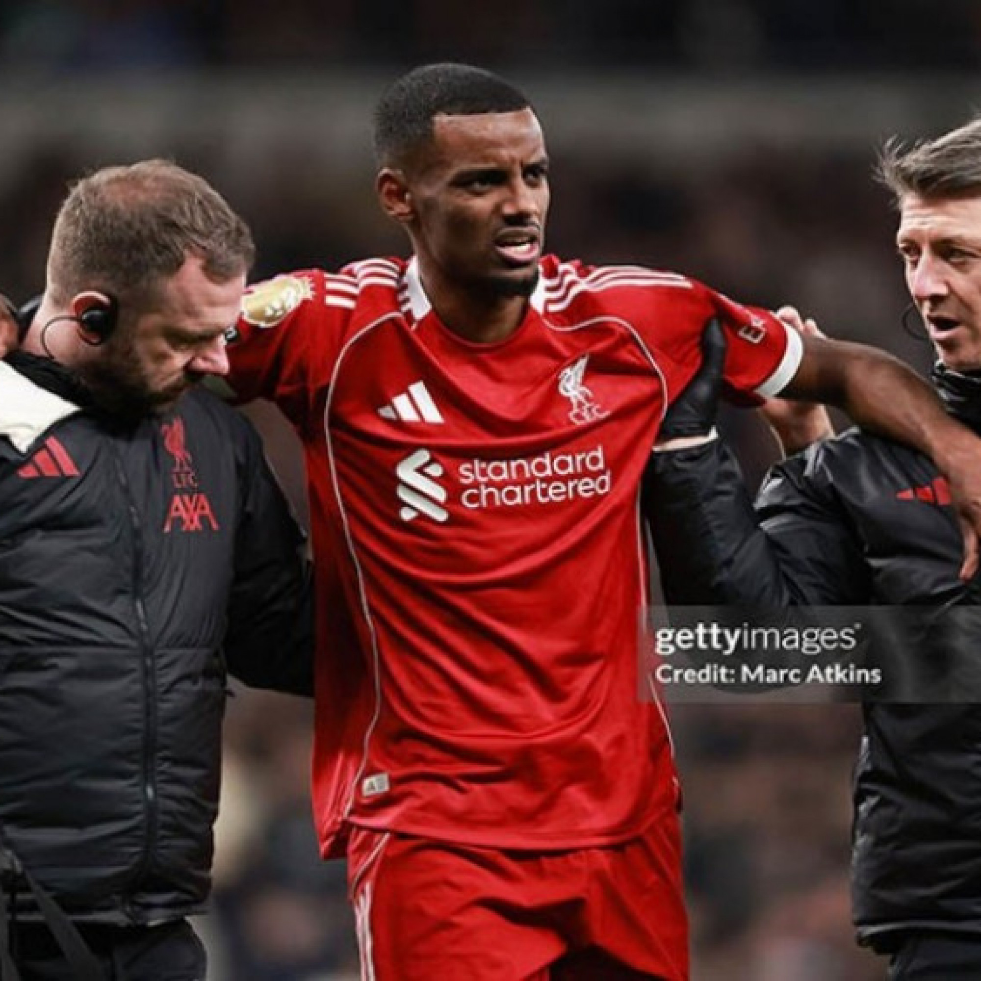  - Cập nhật chấn thương Isak: Liverpool lo ngại "bom tấn" 125 triệu bảng gãy chân