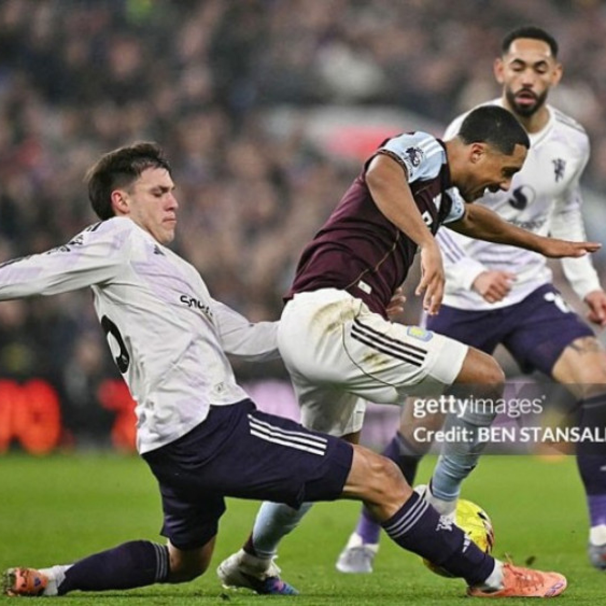  - Sao MU bị chê đá kém hơn cầu thủ bán chuyên, cứ ra sân là "Quỷ đỏ" thua trận