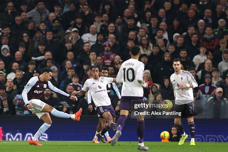 MU vất vả tìm cách vá lỗ hổng của Fernandes, Amorim dần bị lột "mặt nạ" - 1