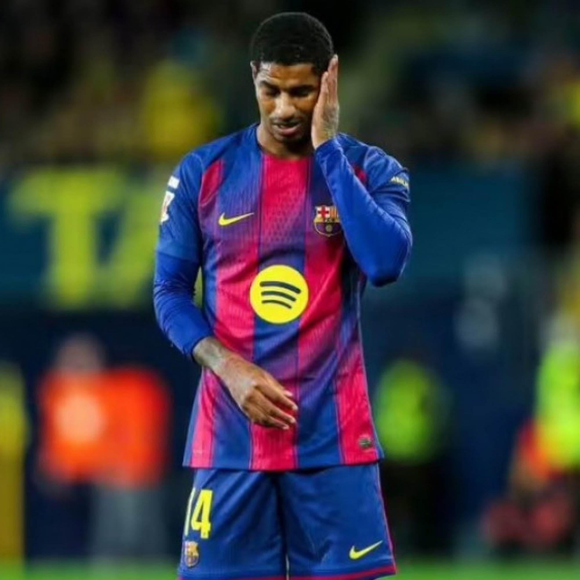  - Báo Tây Ban Nha lí giải vì sao Rashford liên tục dự bị ở Barcelona