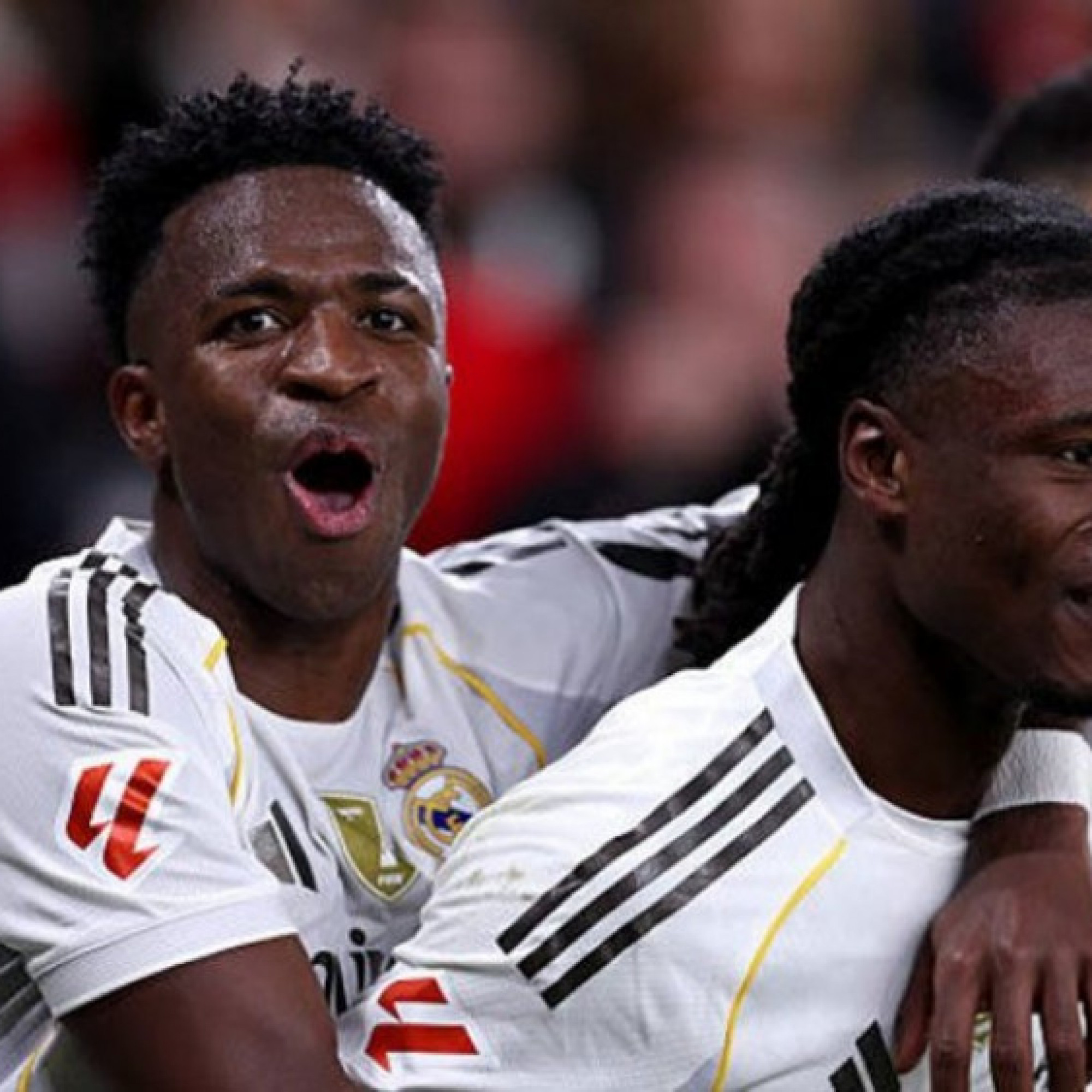  - Tin mới nhất bóng đá sáng 24/12: Camavinga làm rõ "sự cố" với Vinicius