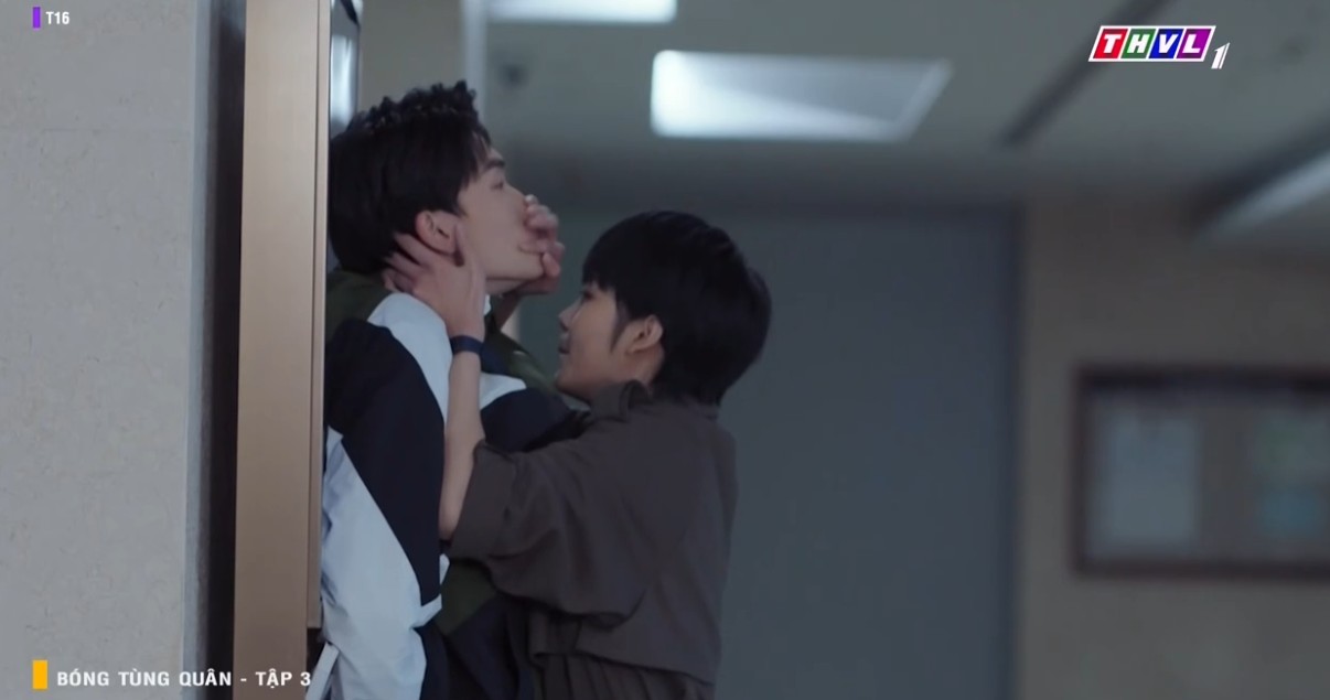 Phim Bóng tùng quân: Ngụy Lam nghi ngờ trợ lý Hồng Tinh Tinh là gián điệp, giao nhiệm vụ để thử lòng - 4