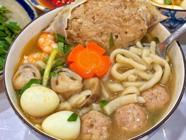 Bánh canh ghẹ nấu theo cách này ngon hơn ngoài hàng
