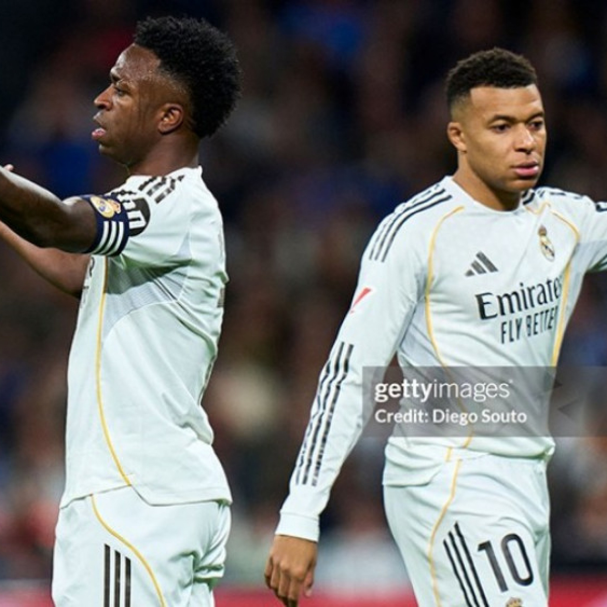  - Vinicius thừa nhận sa sút khi bị CĐV la ó, 3 đại gia NHA muốn giải cứu khỏi Real