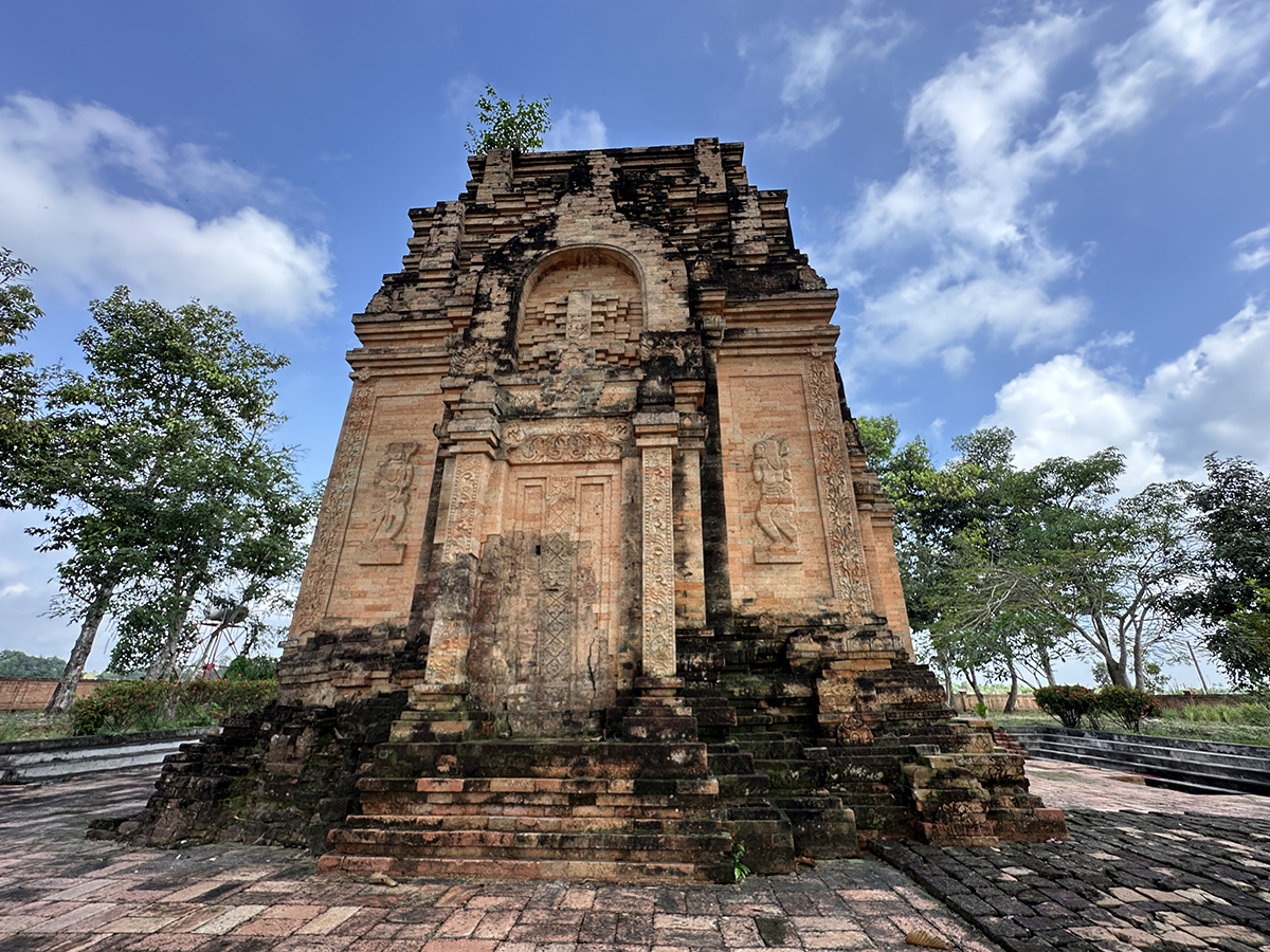 Đến tháp cổ Chót Mạt khám phá nền văn hóa Óc Eo - 1