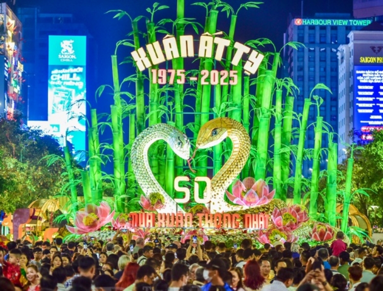 Đường hoa Nguyễn Huệ Tết Bính Ngọ 2026 kéo dài 8 ngày