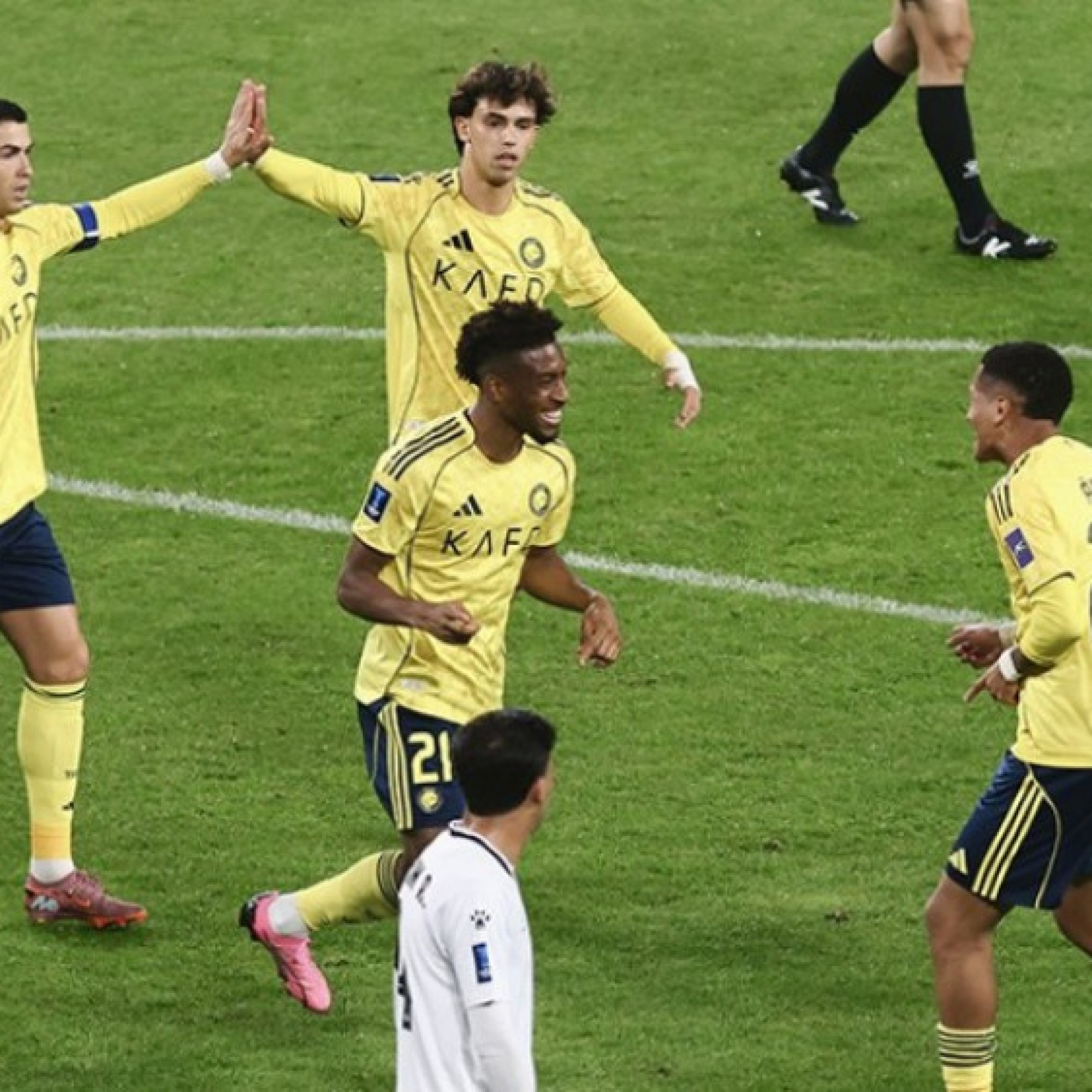  - Kết quả bóng đá Al Nassr - Al Zawraa: Ronaldo kiến tạo, Felix - Coman chói sáng (Cúp C2 châu Á)