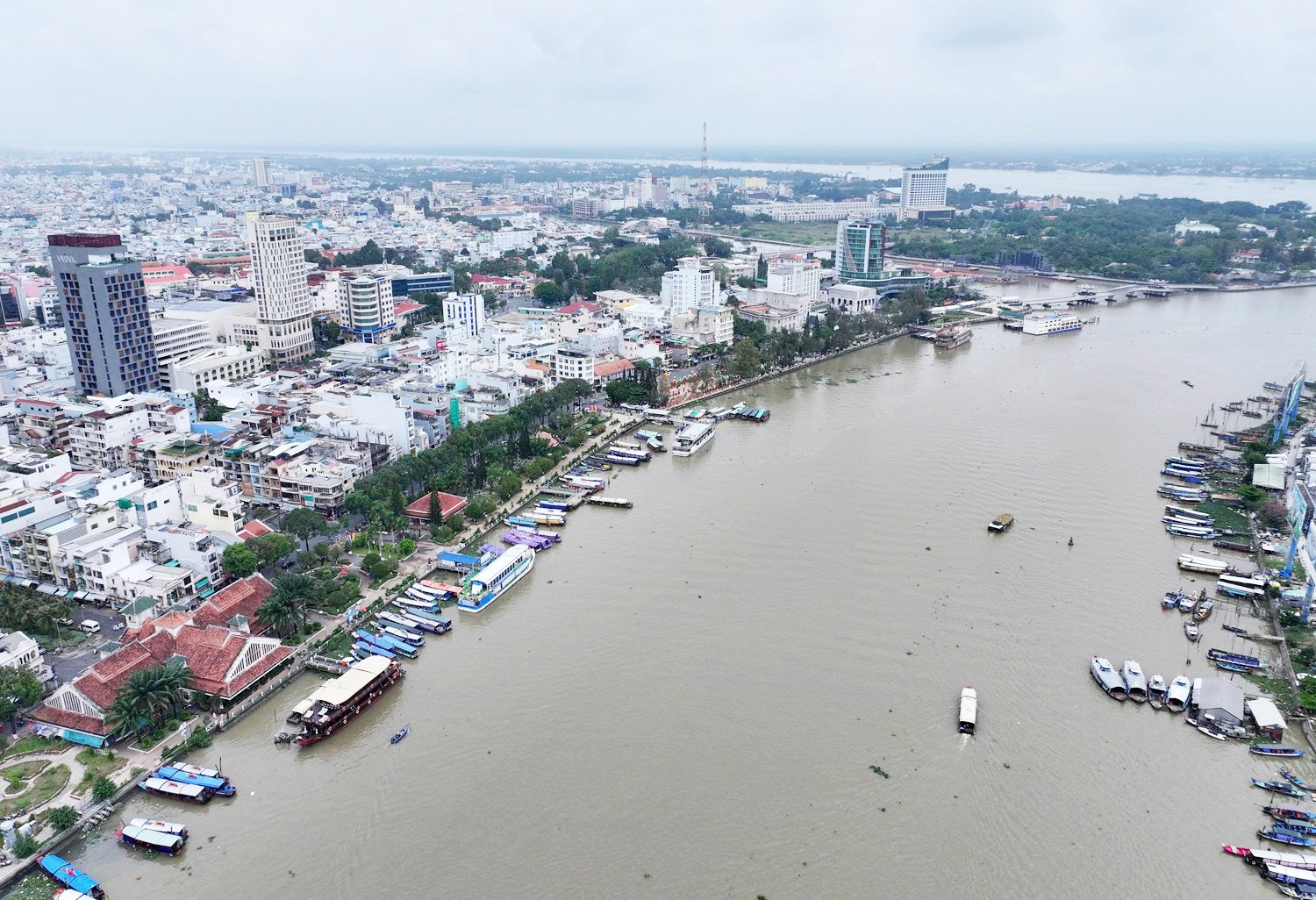 Cận cảnh sân khấu khai mạc Lễ hội Văn hóa Sông nước Cần Thơ 2025 - 13