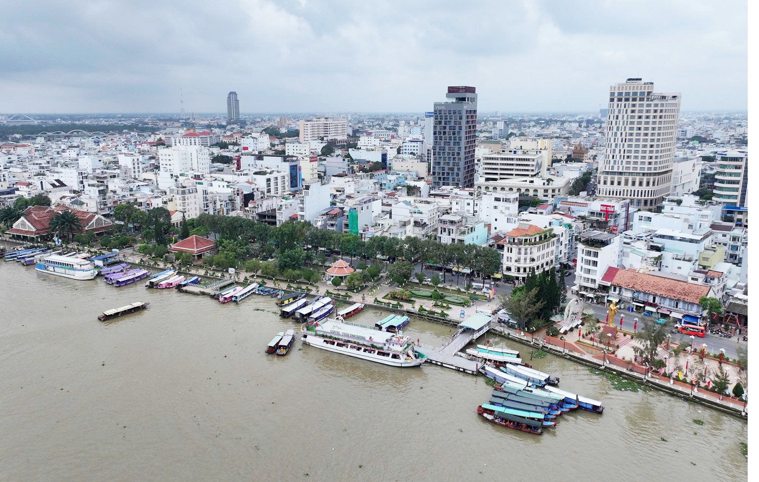 Cận cảnh sân khấu khai mạc Lễ hội Văn hóa Sông nước Cần Thơ 2025 - 14