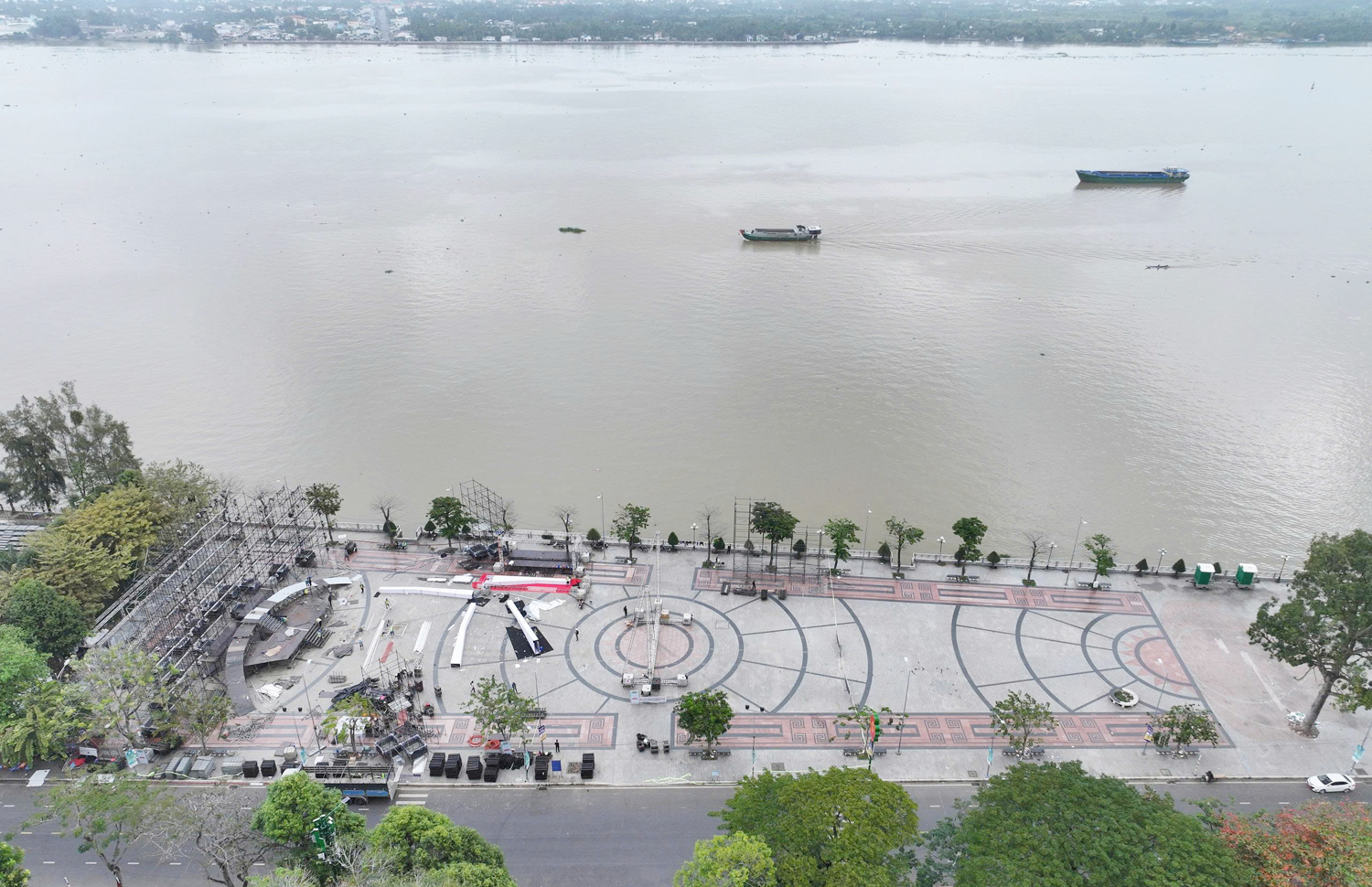 Cận cảnh sân khấu khai mạc Lễ hội Văn hóa Sông nước Cần Thơ 2025 - 16