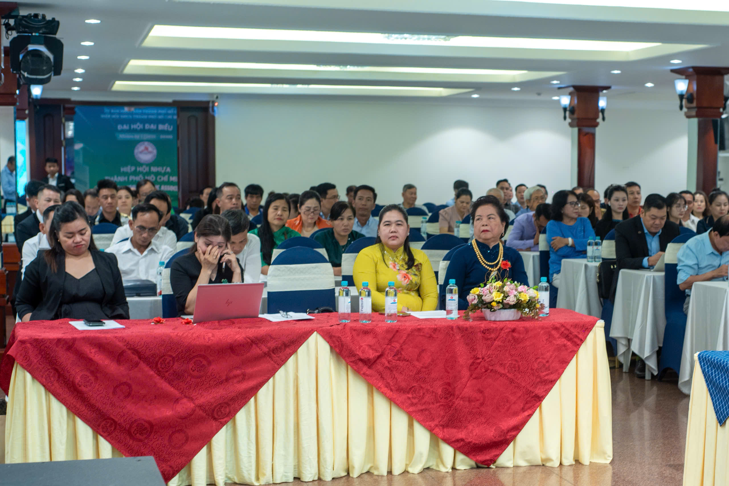 Ông Chung Tấn Cường tiếp tục làm Chủ tịch Hiệp hội Nhựa TP.HCM - 5