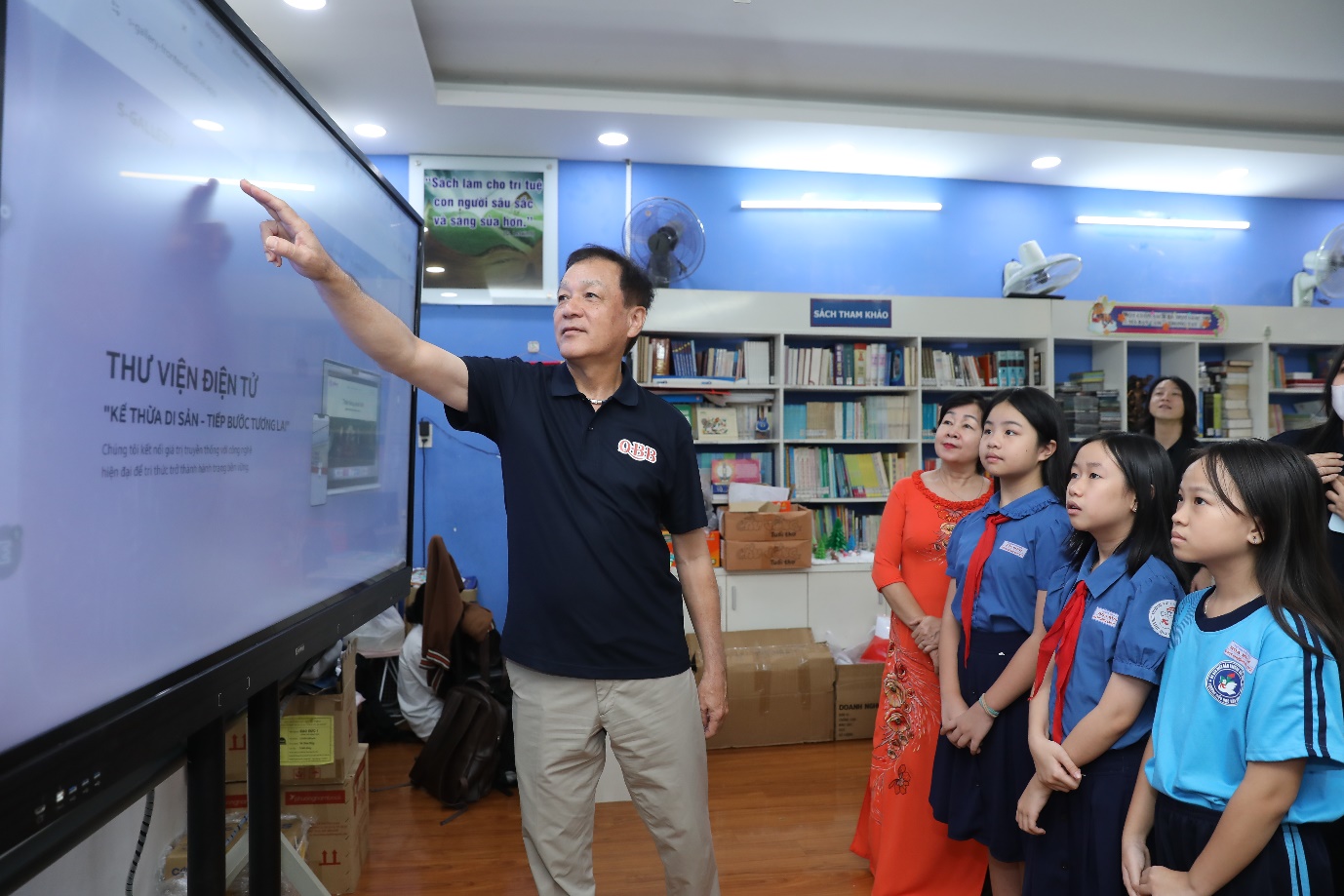 ​​Học sinh TP.HCM khám phá thư viện số và video truy xuất nguồn gốc - 2