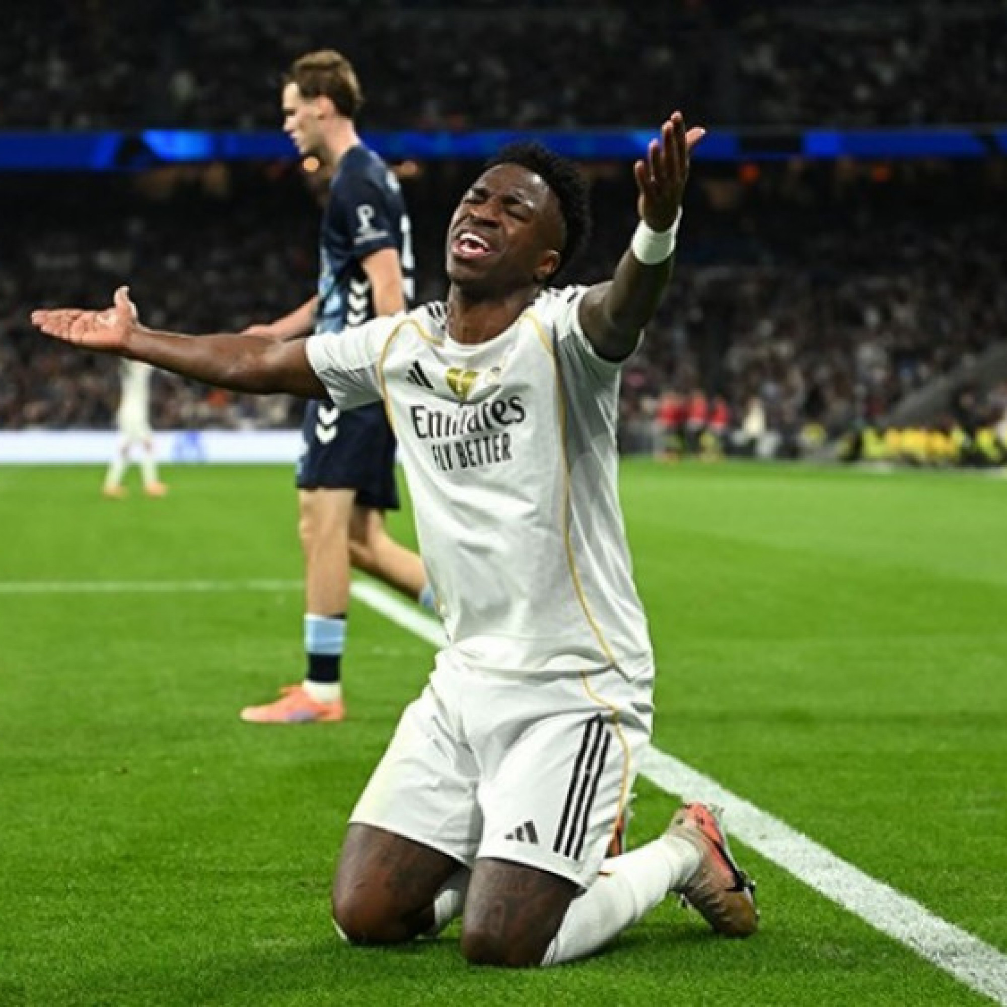  - Tin mới nhất bóng đá sáng 27/12: Vinicius ra yêu sách gia hạn với Real Madrid
