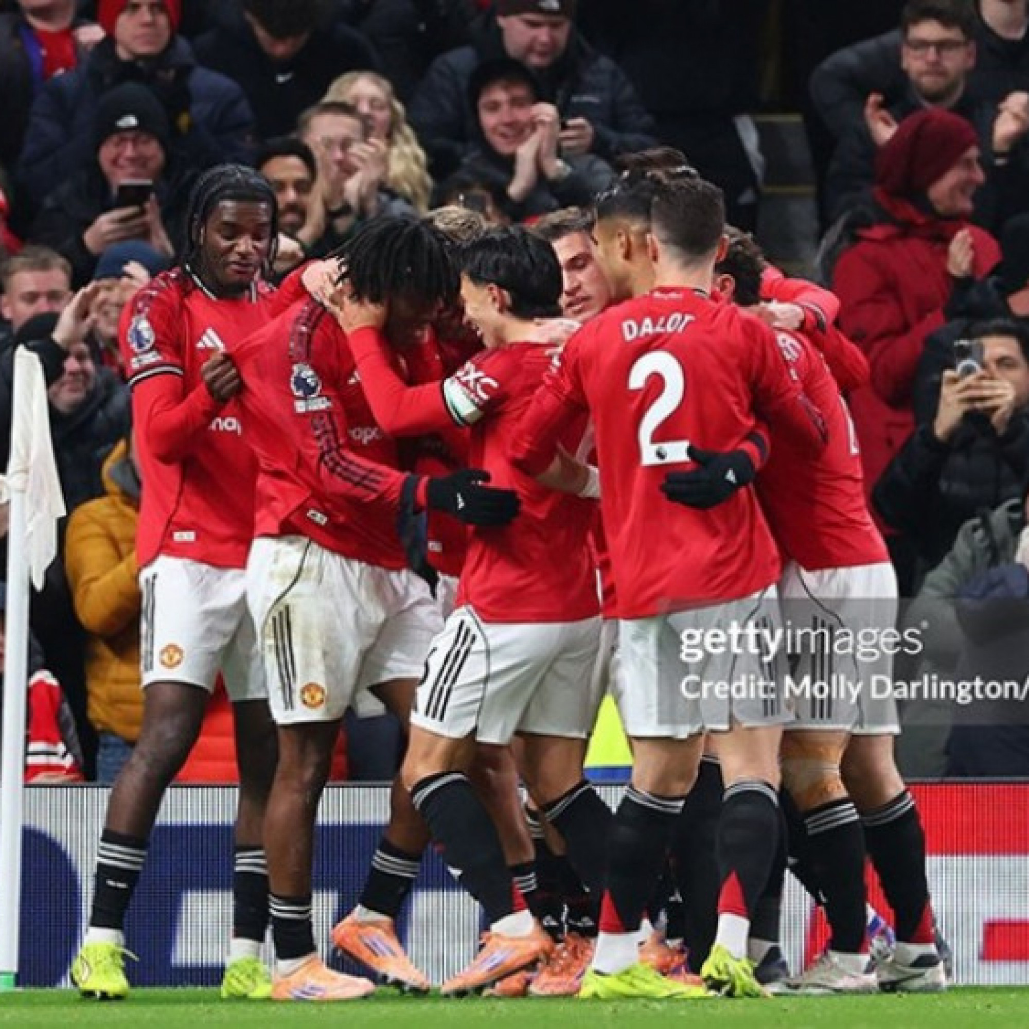  - MU hạ Newcastle: "Kẻ đóng thế" Dorgu và màn trình diễn thượng hạng