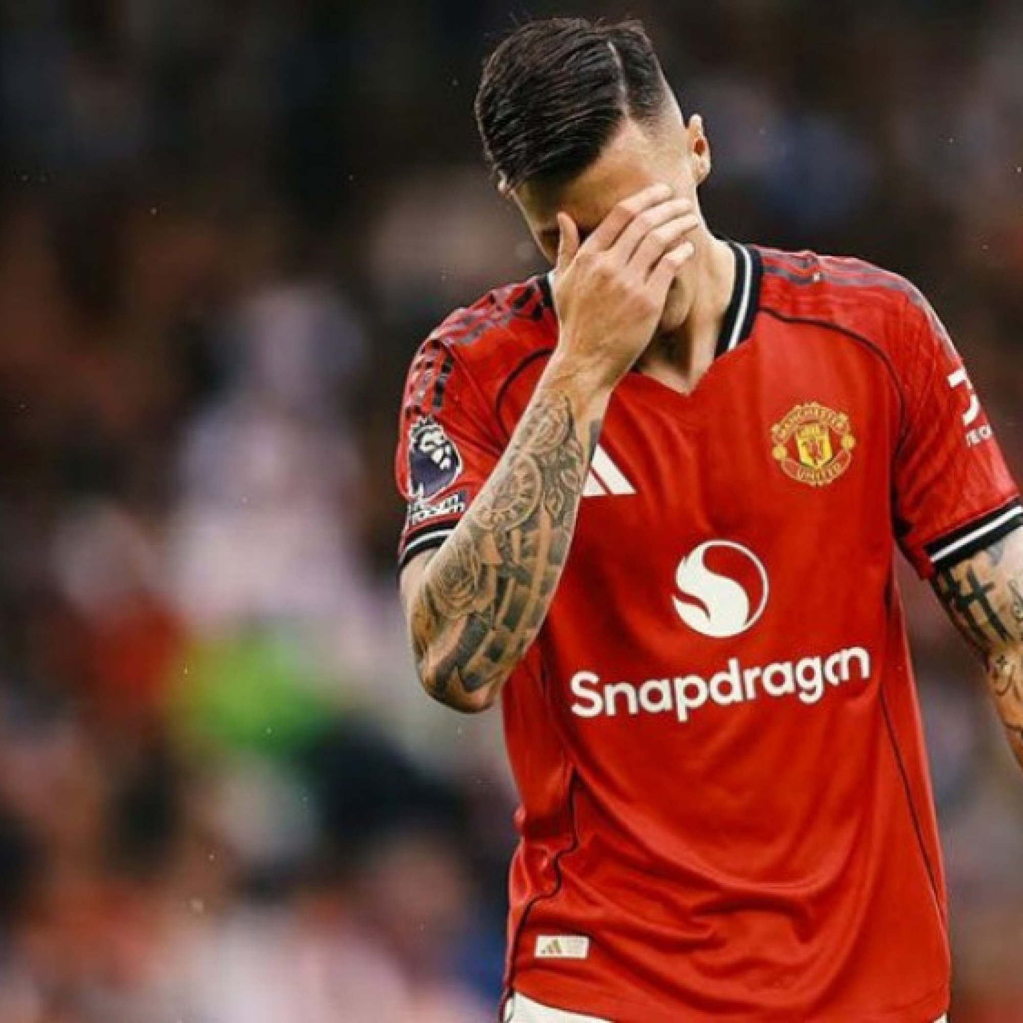  - Sesko tiếp tục tịt ngòi ở MU: Báo TBN chỉ trích "bom xịt", phải đấu đá với đồng đội