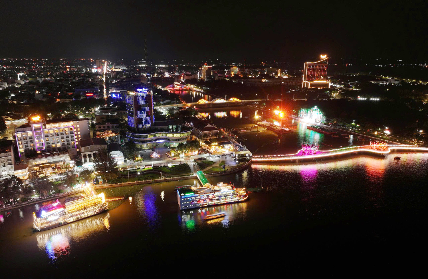 Sông nước Cần Thơ như bừng tỉnh, thức dậy trong sắc màu rực rỡ - 6