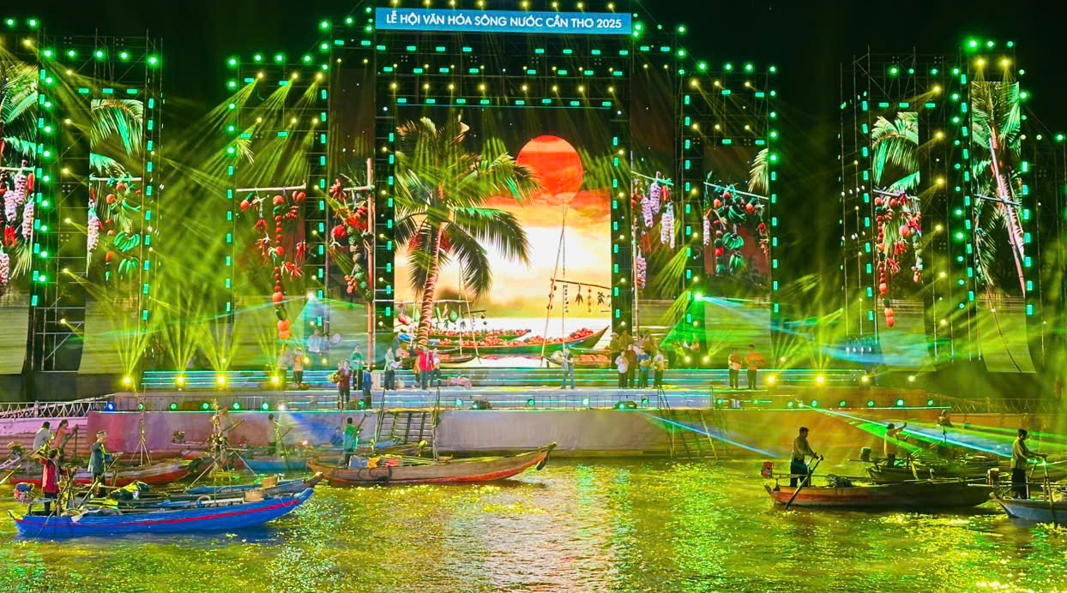 Sông nước Cần Thơ như bừng tỉnh, thức dậy trong sắc màu rực rỡ - 10