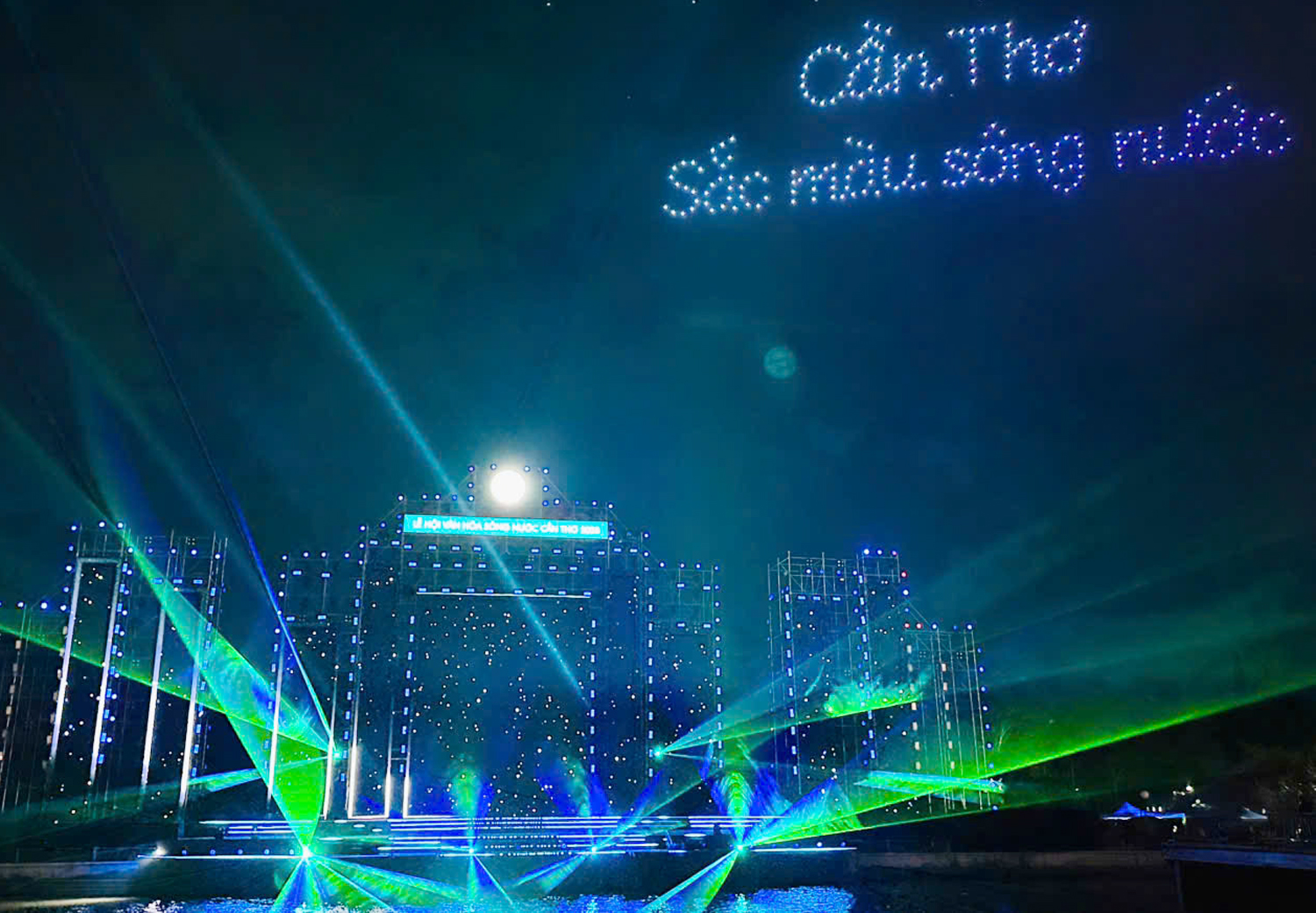 Sông nước Cần Thơ như bừng tỉnh, thức dậy trong sắc màu rực rỡ - 13