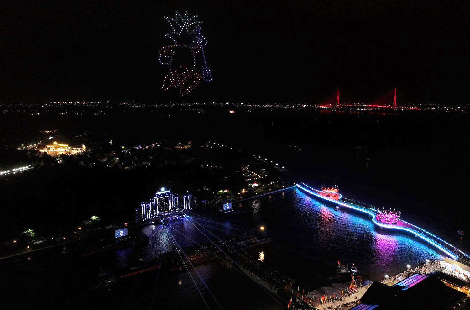 Sông nước Cần Thơ như bừng tỉnh, thức dậy trong sắc màu rực rỡ - 16