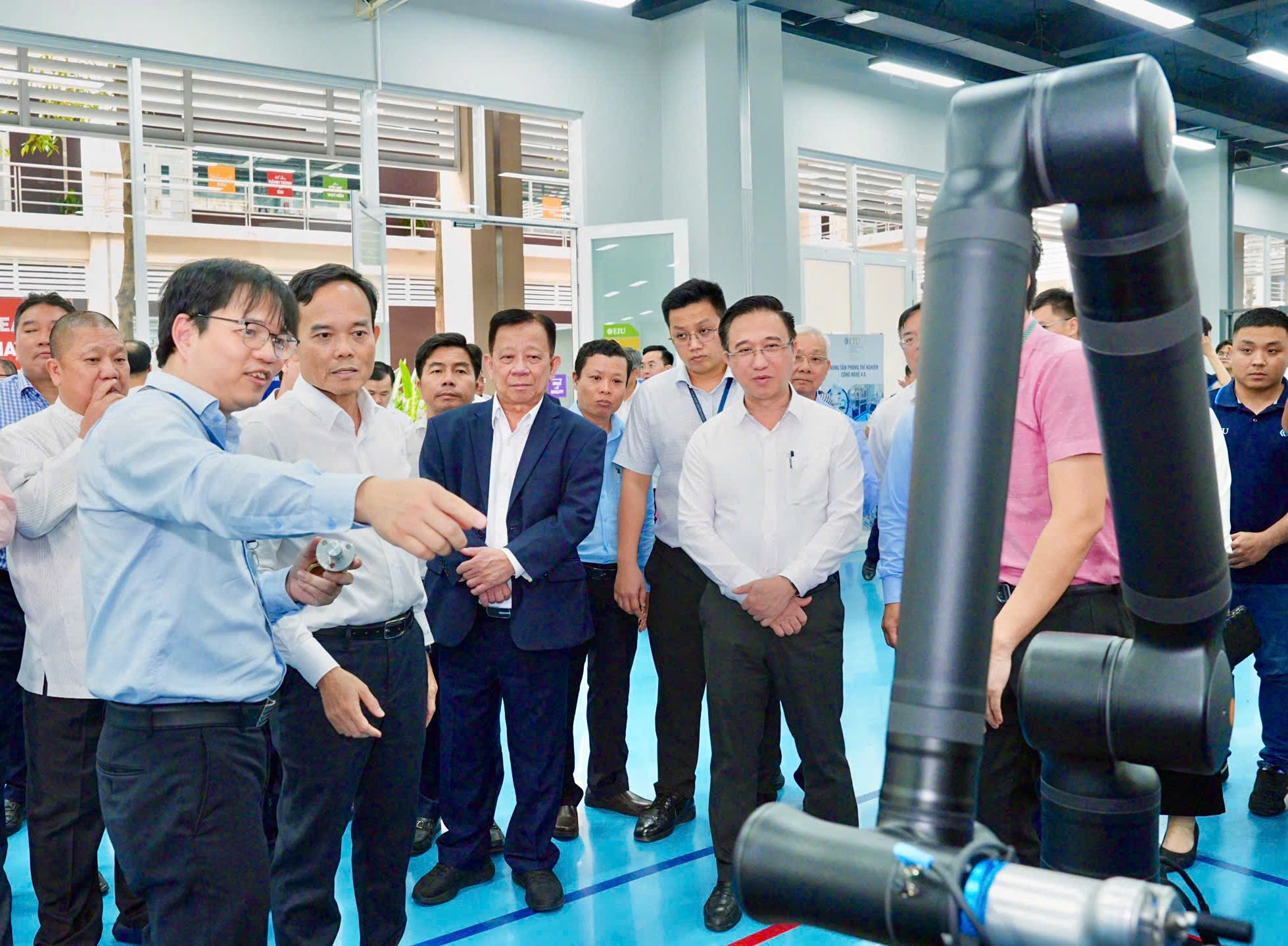 TP.HCM xây dựng 'thành phố khoa học công nghệ' - 1