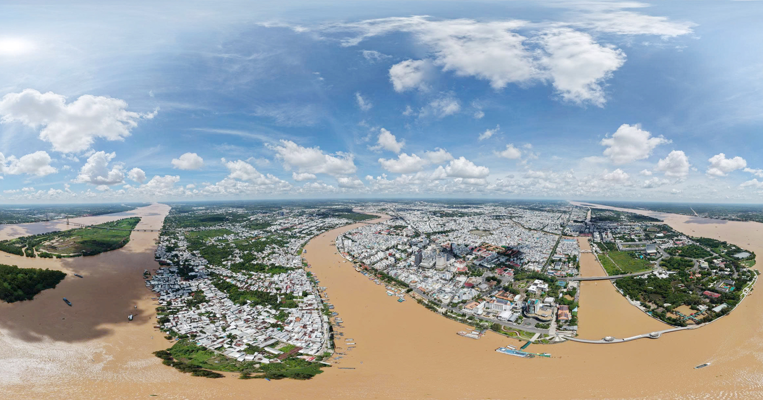 Hàng nghìn du khách xem tập luyện Flyboard ở Cần Thơ - 3