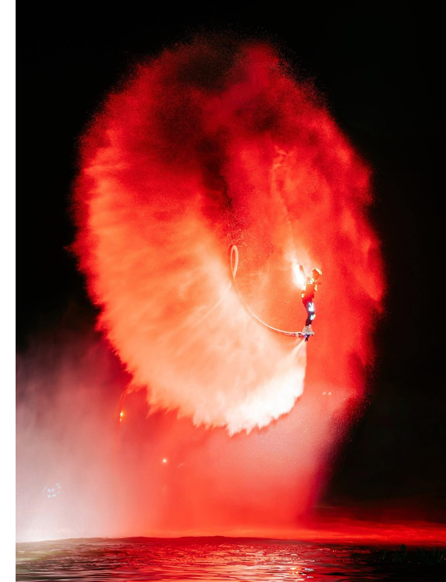 Hàng nghìn du khách xem tập luyện Flyboard ở Cần Thơ - 16