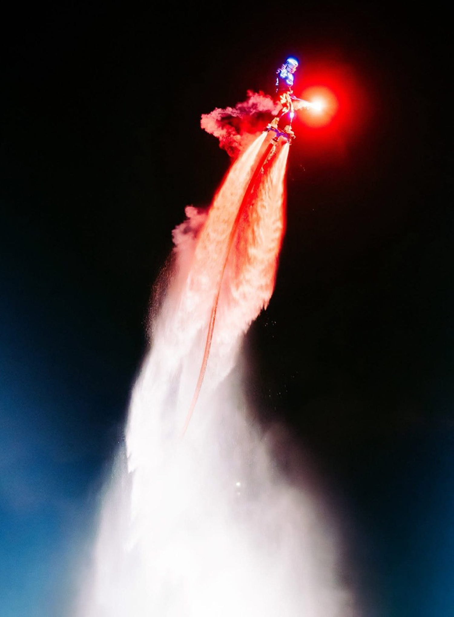 Hàng nghìn du khách xem tập luyện Flyboard ở Cần Thơ - 19