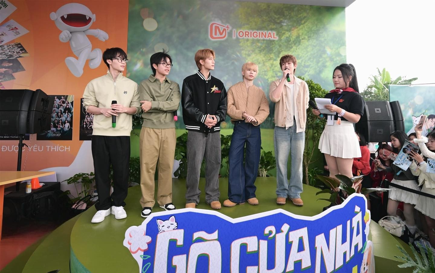 “Gõ cửa nhà mỹ nam” đánh dấu lần đầu phim tương tác cùng thần tượng xuất hiện tại Việt Nam - 2