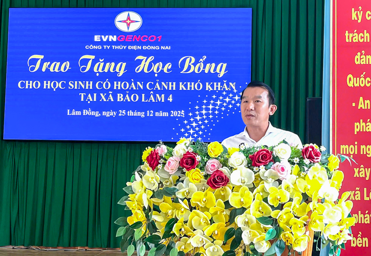 Công ty Thủy điện Đồng Nai trao học bổng cho các em học sinh khó khăn tại Lâm Đồng - 1
