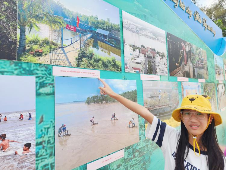 Du khách thưởng ngoạn ‘mạch nguồn’ nuôi dưỡng tâm hồn và cuộc sống của người dân miền Tây