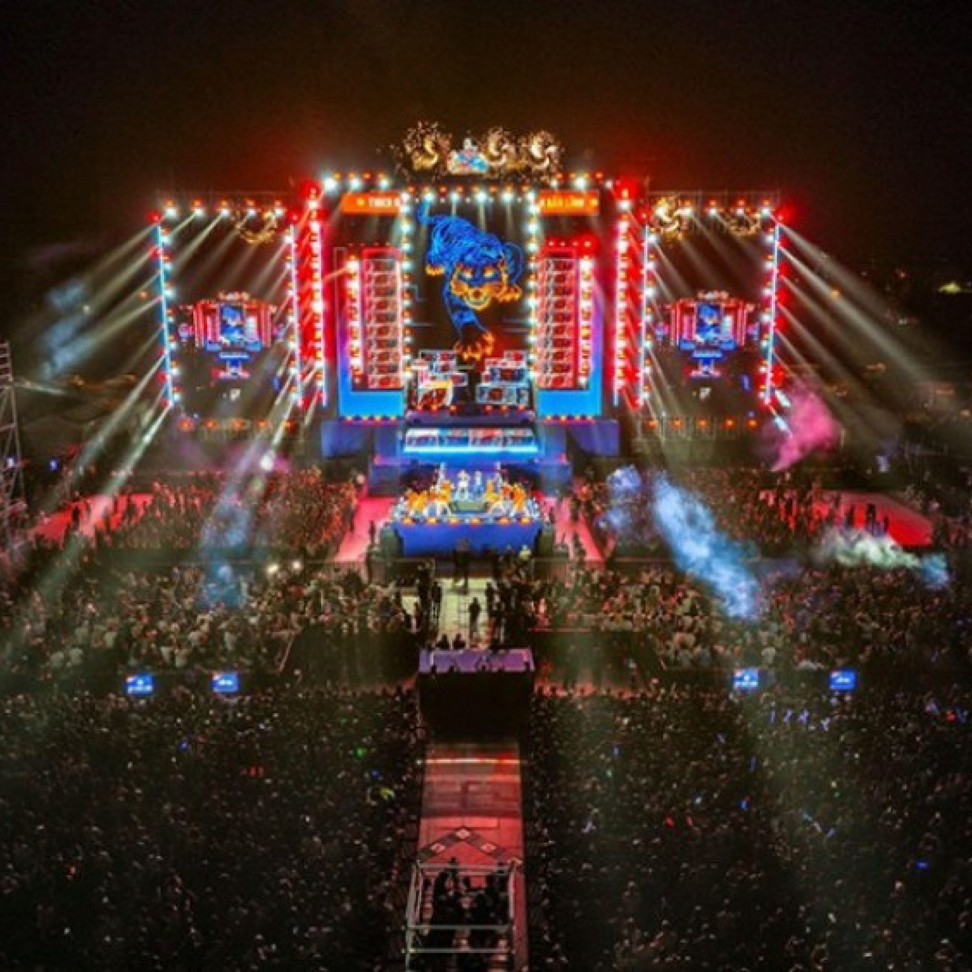 Tọa độ countdown hot nhất TP.HCM: Săn lộc cùng dàn sao V-biz đình đám, xem pháo hoa cùng màn tung liễn Tết khổng lồ