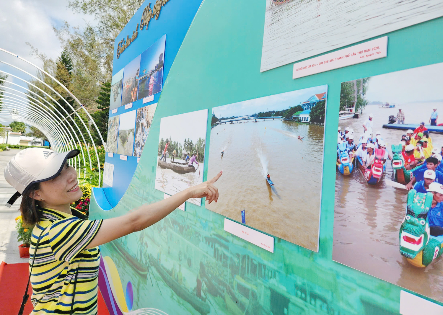Du khách thưởng ngoạn ‘mạch nguồn’ nuôi dưỡng tâm hồn và cuộc sống của người dân miền Tây - 4