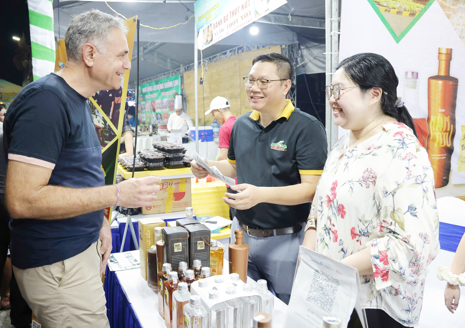 Du khách thưởng ngoạn ‘mạch nguồn’ nuôi dưỡng tâm hồn và cuộc sống của người dân miền Tây - 13