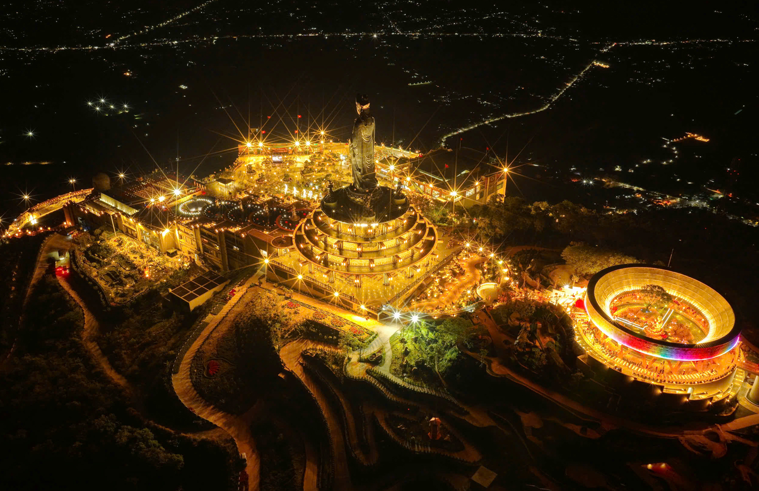 An vị tôn tượng Đức Phật Câu Na Hàm Mâu Ni trên đỉnh Núi Bà Đen - 3