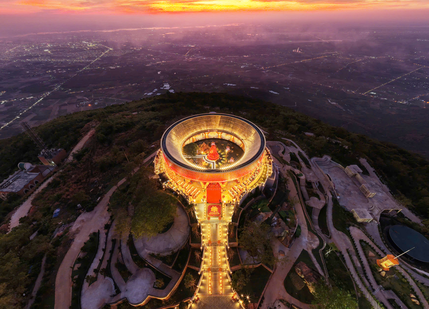 An vị tôn tượng Đức Phật Câu Na Hàm Mâu Ni trên đỉnh Núi Bà Đen - 5