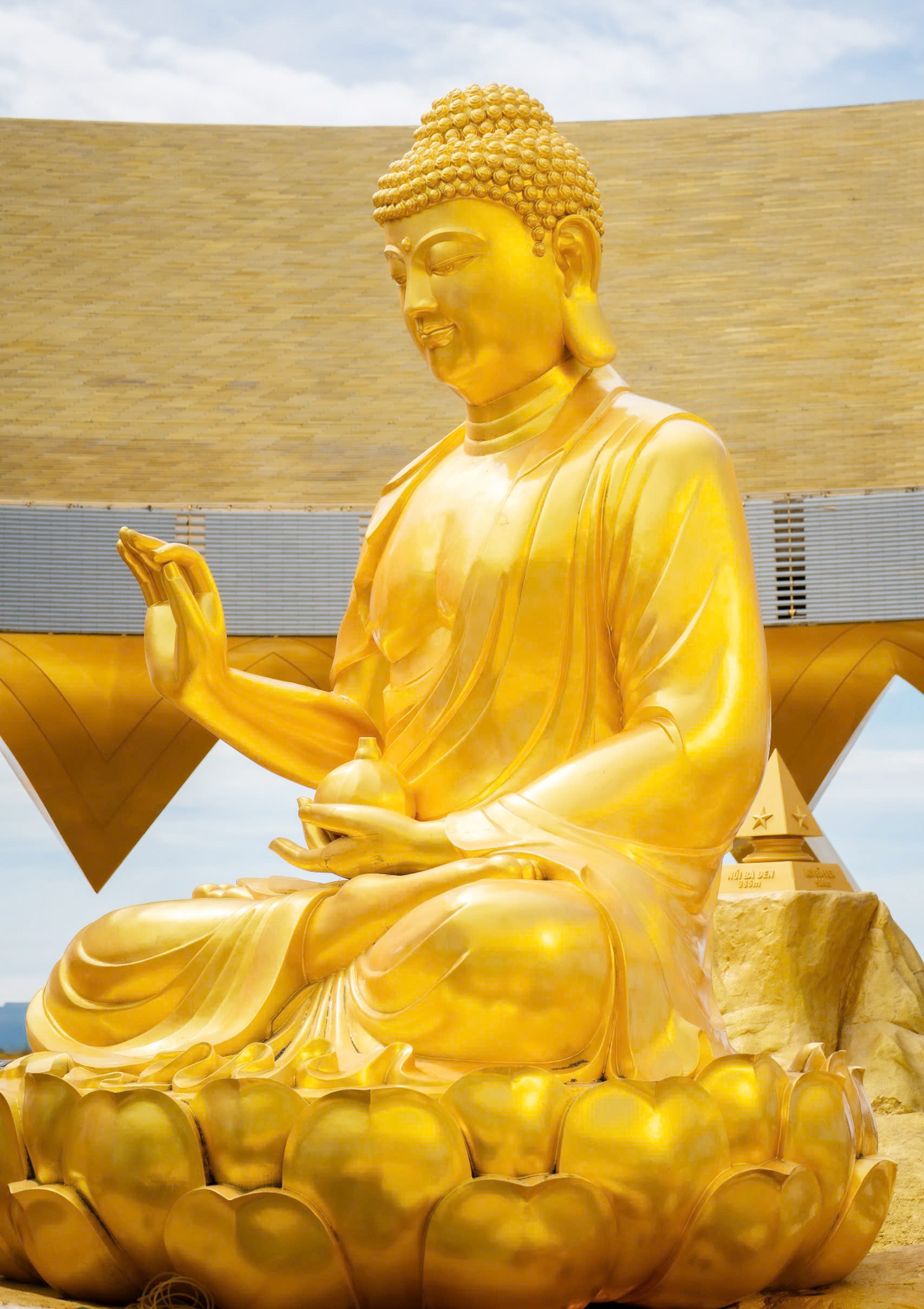 An vị tôn tượng Đức Phật Câu Na Hàm Mâu Ni trên đỉnh Núi Bà Đen - 6