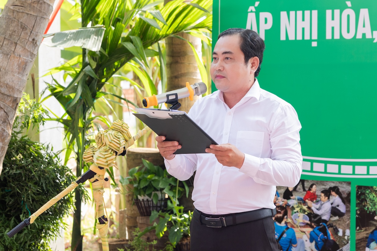 nhi hoa mo cua lang que, don du khach bang nhip song ban dia - 2